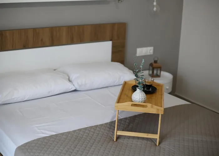 Our Home-Fully Renovated Apartments And Studios By The Sea